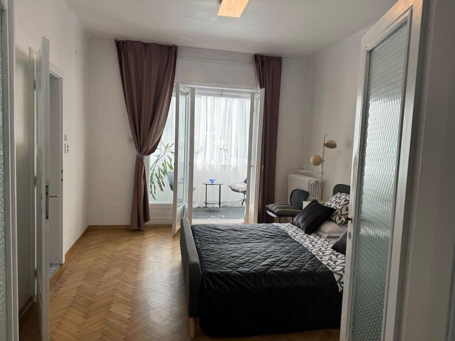 Airy & Beautiful Downtown Apartment بوخارست المظهر الخارجي الصورة